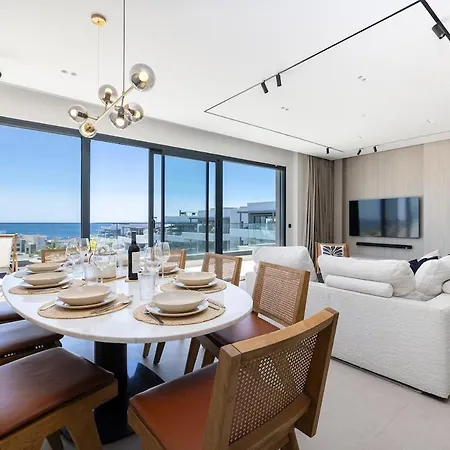 Apartmán Luxury Penthouse With Jacuzzi, Sea View And Gym