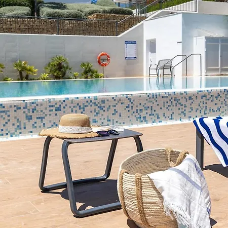 Luxury Penthouse With Jacuzzi, Sea View And Gym