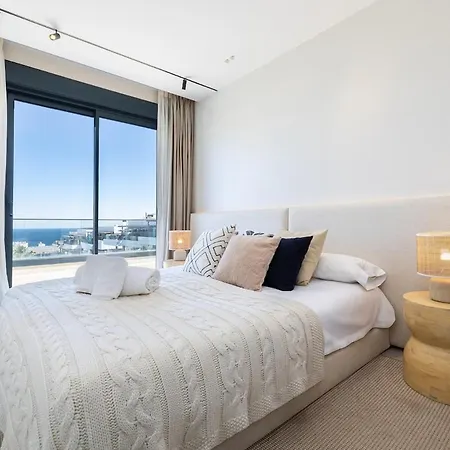 Luxury Penthouse With Jacuzzi, Sea View And Gym